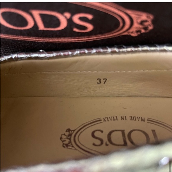 Almost NEW Tod’s metallic loafers - Picture 6 of 6
